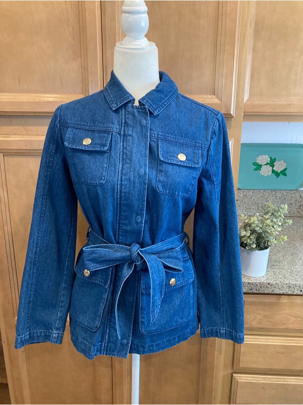 Draper James Field Jacket in
Denim 100% Cotton XS, Can fit S